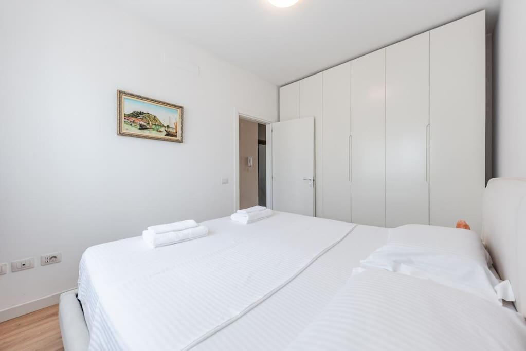 2-br Close To Radio Roger That Shkodër